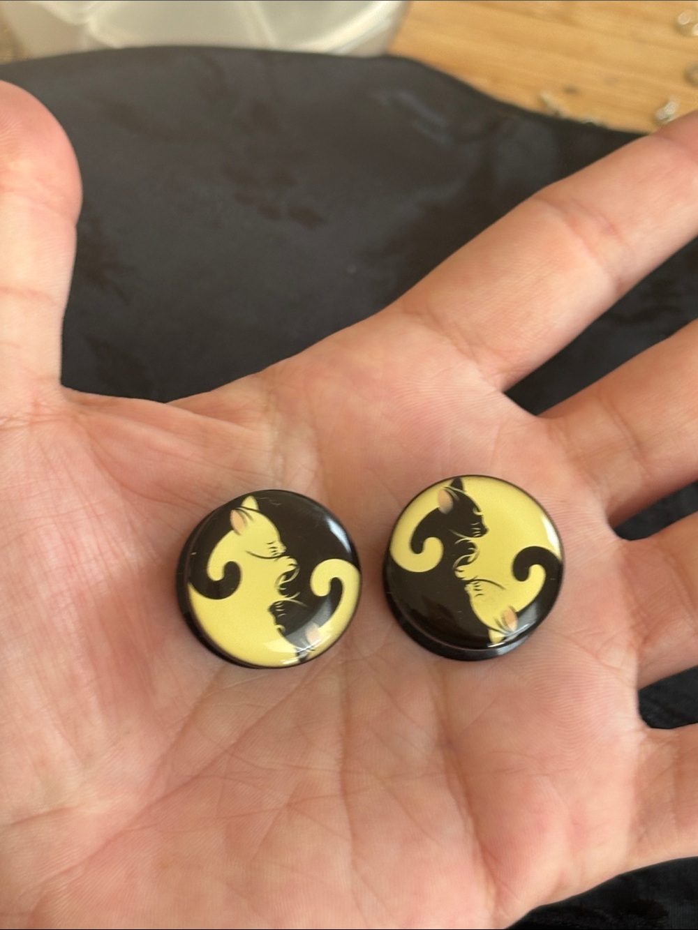 Pale Yellow and Black Cat Plugs 18mm